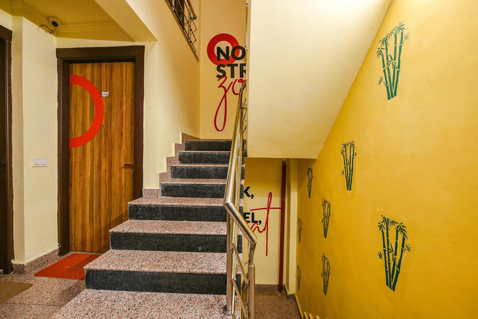 Fabhotel Ishtara Auberge - Nr Yashobhoomi Convention Centre New Delhi Exterior photo