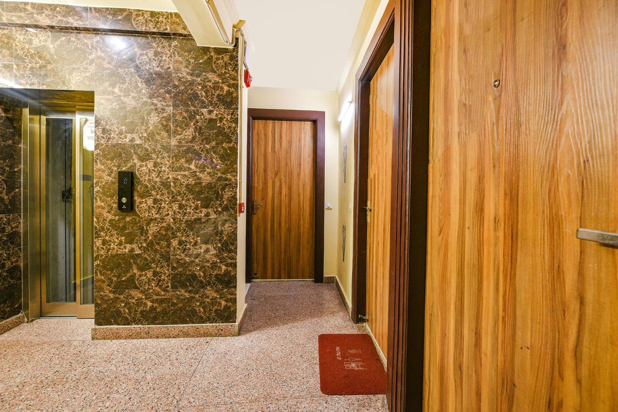 Fabhotel Ishtara Auberge - Nr Yashobhoomi Convention Centre New Delhi Exterior photo