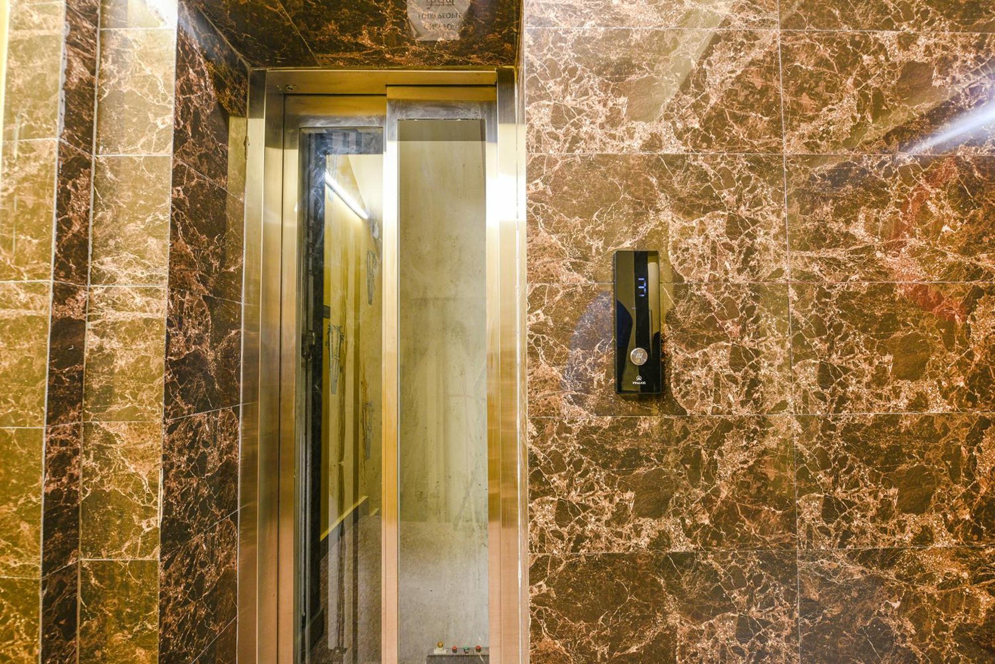 Fabhotel Ishtara Auberge - Nr Yashobhoomi Convention Centre New Delhi Exterior photo