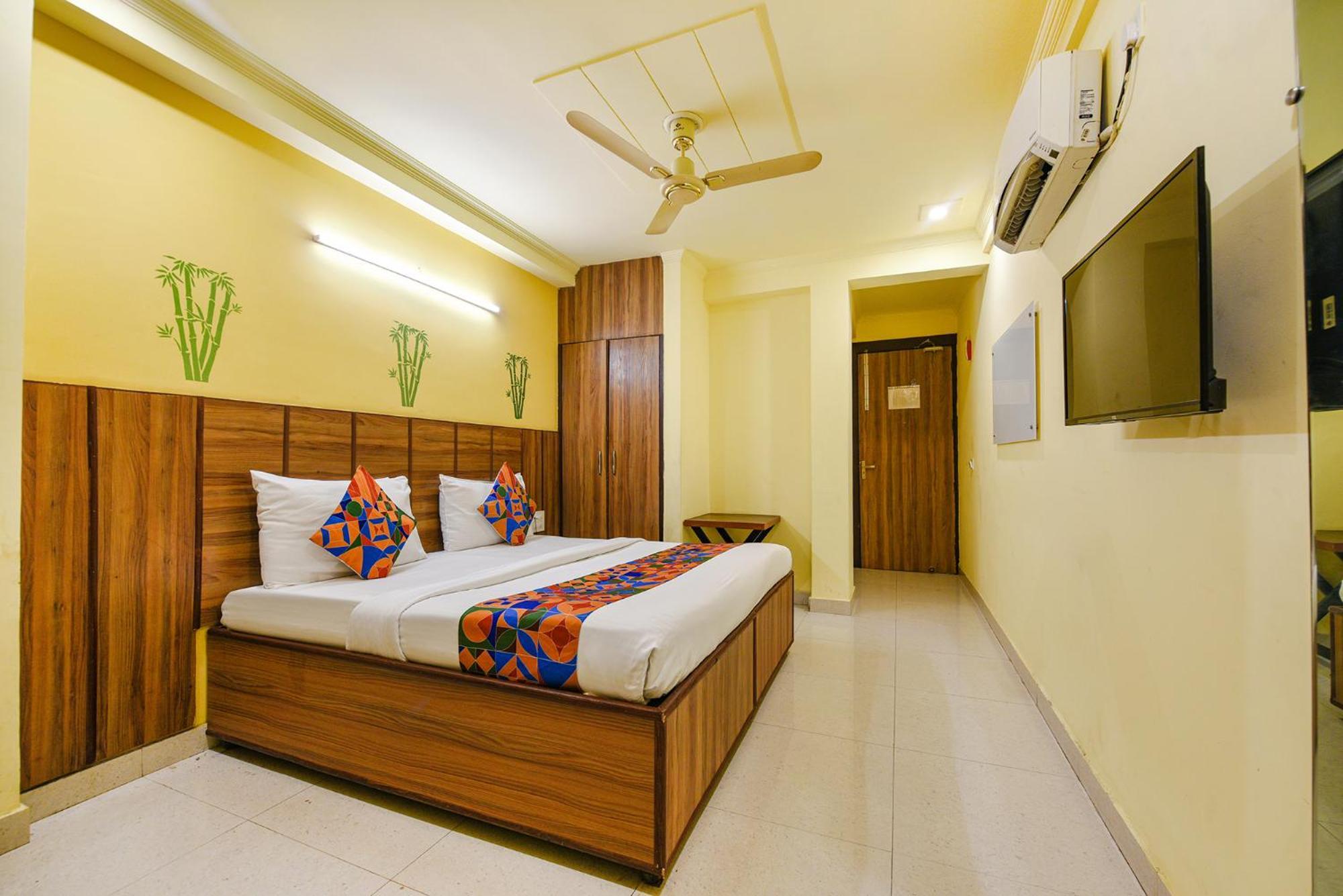 Fabhotel Ishtara Auberge New Delhi Exterior photo