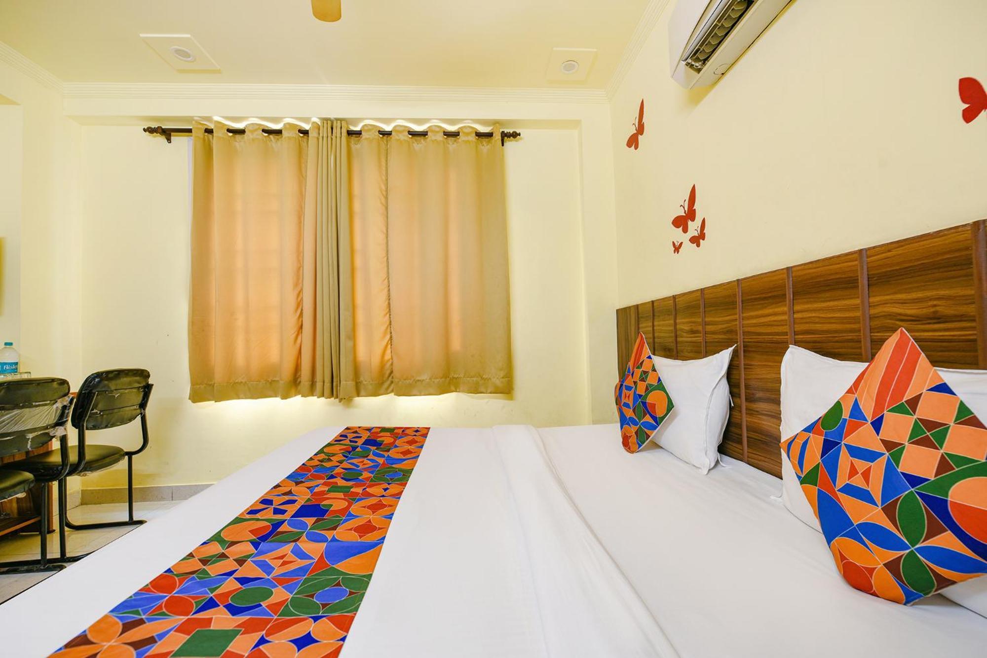 Fabhotel Ishtara Auberge - Nr Yashobhoomi Convention Centre New Delhi Exterior photo