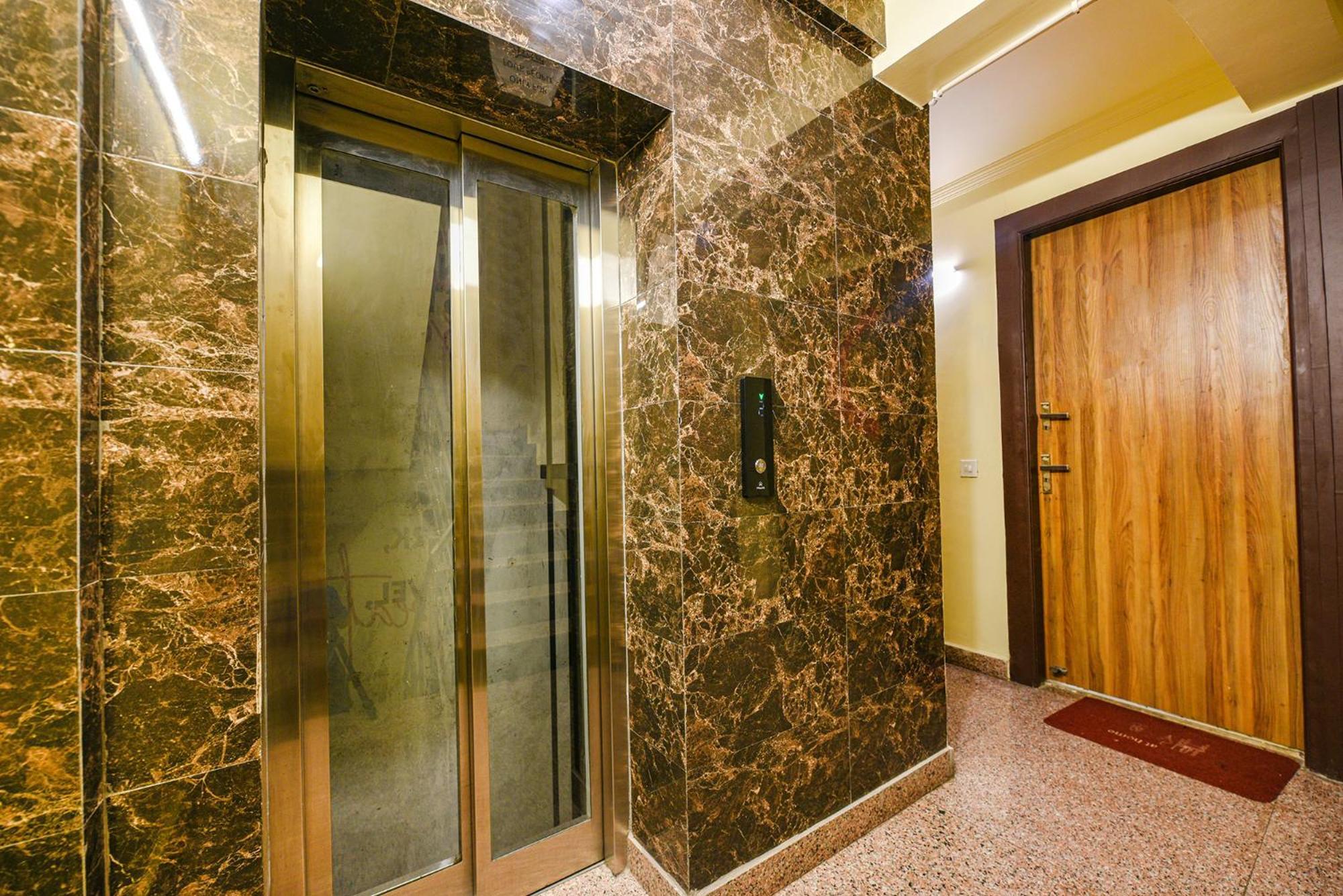 Fabhotel Ishtara Auberge New Delhi Exterior photo