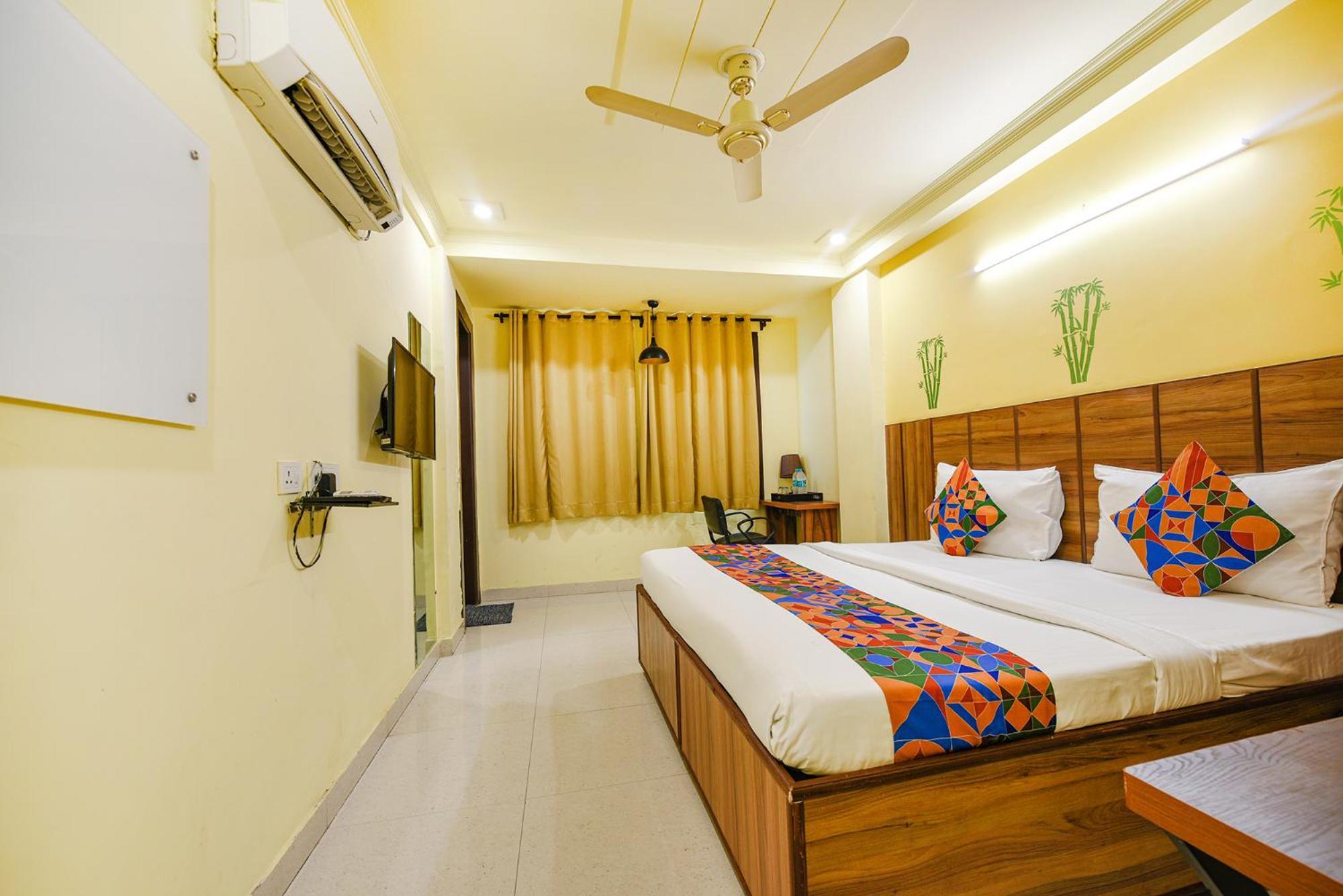 Fabhotel Ishtara Auberge New Delhi Exterior photo